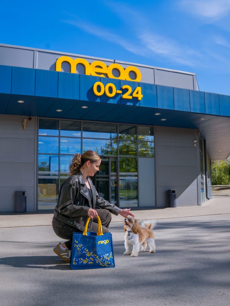 Mego draudzīgs suņiem